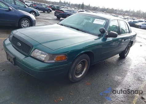 2001 Ford Crown Victoria Police Interceptor z USA, uszkodzony, nr VIN 2FAFP71W61X190896